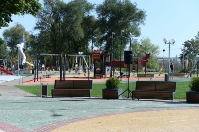 В Губкине при поддержке Металлоинвеста открыли городской парк после обновления*