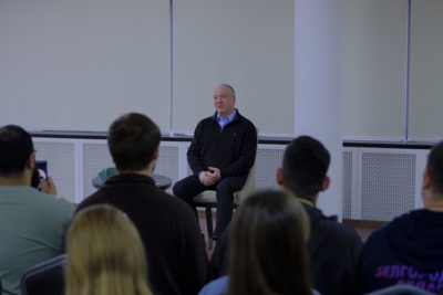 «Не бойтесь своей черноты, но не живите ею». О чём Андрей Скоч говорил с участниками семинара «Новое поколение»