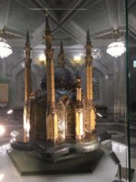 Модель мечети из драгоценных металлов