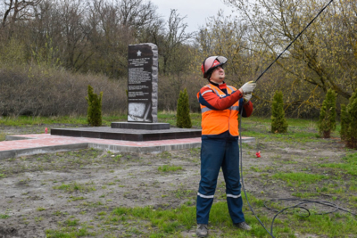 Белгородские энергетики сделали освещение памятника воинам-танкистам в Старом Осколе