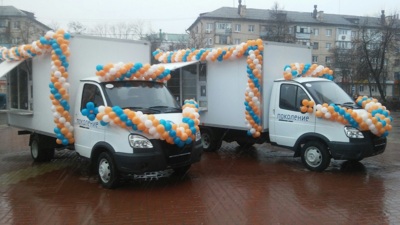 В Белгороде Андрей Скоч вручил ключи от фургонов-автомагазинов районным потребительским обществам