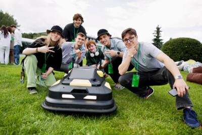 Каждый шестнадцатый соискатель в России хотел бы устроиться в Сбер