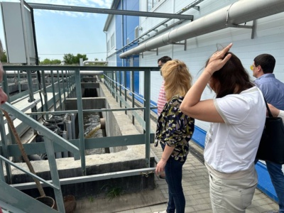 Власти показали жителям Никольского и Новой Нелидовки современные очистные сооружения