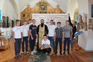 В Белгородской области воспитанники православного спортклуба пробежали 40-километровый марш-бросок 