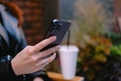 Белгородские клиенты Т2 первыми могут выбрать название сети или эмодзи вместо стандартного имени