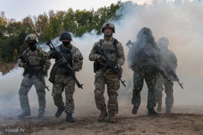 Белгородские спецназовцы показали, как штурмуют здания и уничтожают условных преступников