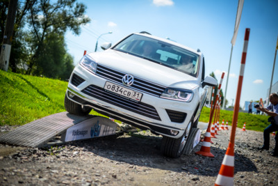 Экстремальный тест-драйв. Volkswagen провёл в Белгороде день открытых дверей