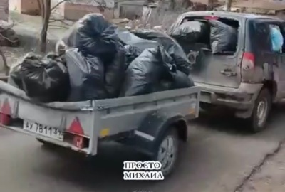 Глава обстреливаемой Новой Таволжанки показал, как сам вывозит мусор