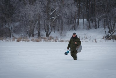 В Белгородской области сотрудники МЧС измерили толщину льда на реках