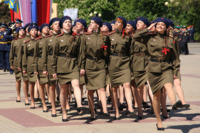 Участники праздничного парада, фото белру.рф