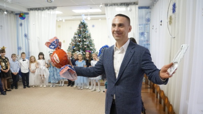 Сергей Фуглаев поздравил жителей 15-го округа Белгорода с Новым годом*