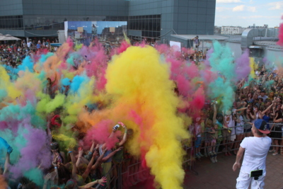 На крыше «МегаГРИННа» проведут фестиваль красок Холи