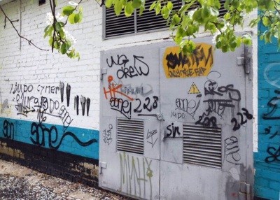 Белгородским энергетикам закрашивание граффити на подстанциях обошлось почти в 2 миллиона рублей