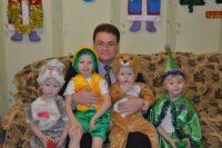 На снимках — воспитанники Разуменского детского дома, фото предоставлены Андреем Негомодзяновым