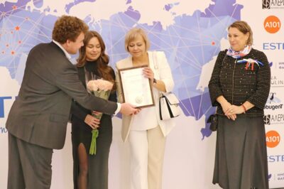 ​Три семьи из Белгородской области наградили на мероприятии «Мать-героиня» в Москве
