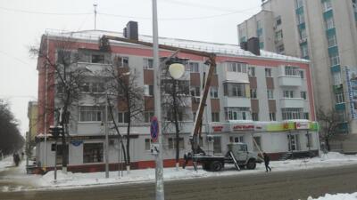 Белгородцев предупреждают о сосульках и падении снега с крыш во время потепления