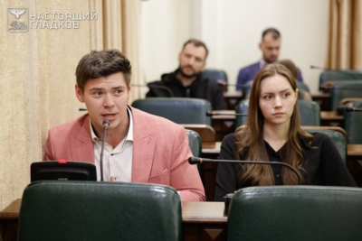 Один день в кресле министра. Почему молодые белгородцы участвуют в Дне дублёра?