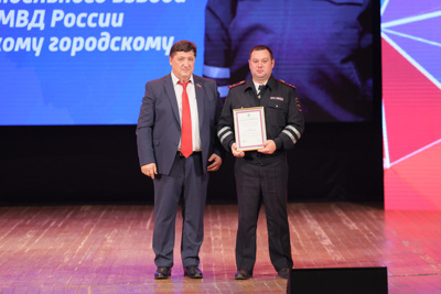 Шебекинский полицейский, уложивший во время обстрела губернатора на землю «крепким словом», получил награду