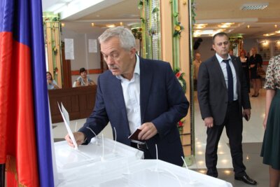 Губернатор Белгородской области проголосовал на выборах в облдуму