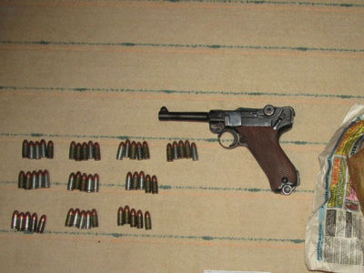 Белгородец хранил в сауне три маузера, четыре винтовки и пистолет-пулемёт