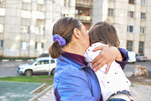 «Когда я увидела свет в Белгороде, я заплакала». История женщины, которая бежала из Харькова с трёхлетней дочкой с аутизмом