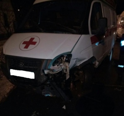 В Белгородской области водитель BMW врезался в скорую и скрылся с места ДТП