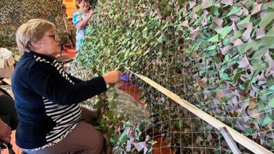 В Белгородской области на избирательных участках плетут маскировочные сети