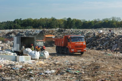 Поломка техники и «дорога жизни» к мусорному полигону. Почему возникают проблемы с вывозом мусора в Белгороде?