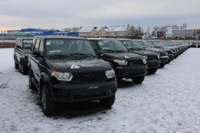 ​«Народный фронт» передал 1,5 тысячи автомобилей для бойцов в зоне СВО