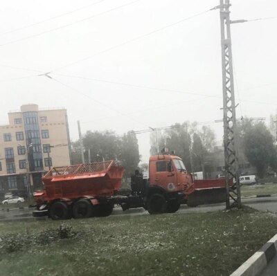 В Белгороде во время непогоды будут дежурить машины с противогололёдной смесью