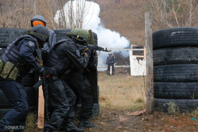Полевой выход. Как бойцы белгородского СОБРа ликвидируют террористов и стреляют из снайперских винтовок