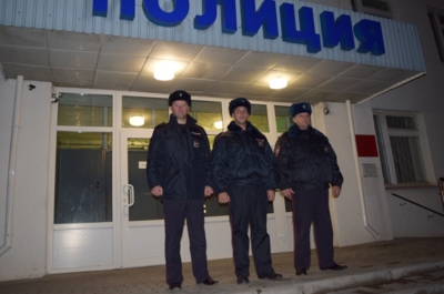 В Алексеевке полицейские спасли двух человек из горящего дома 