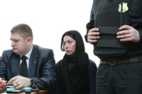 Адвокат потерпевшей стороны Александр Шпай и дочь погибшего Евгения Вахтина Татьяна Гринёва