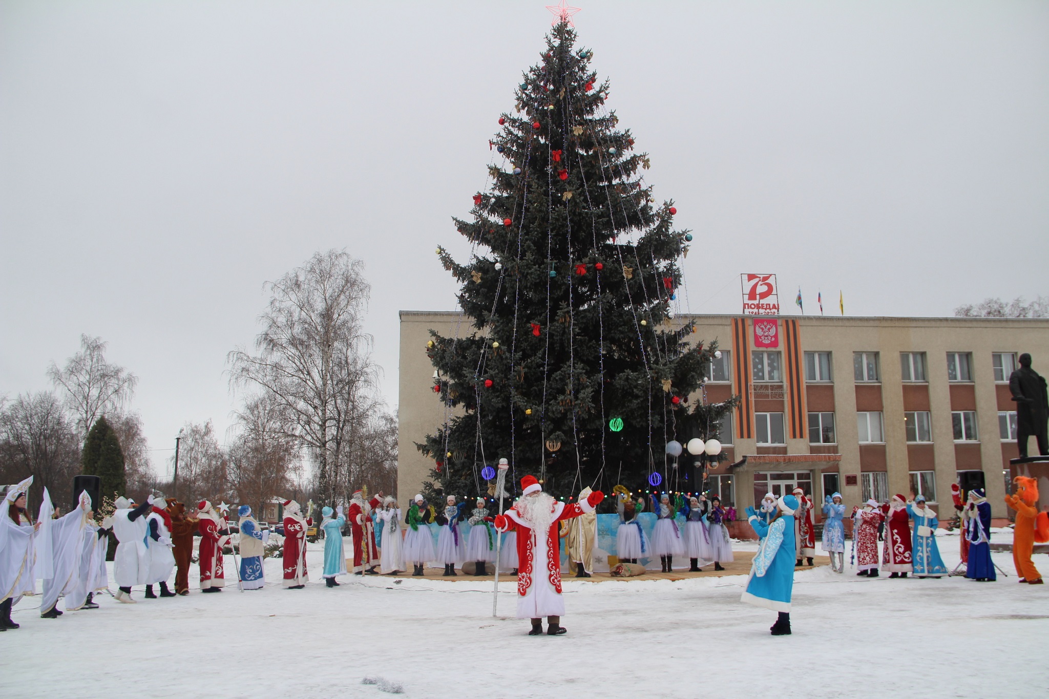 Новогодняя ель в Волоконовском районе, второе место