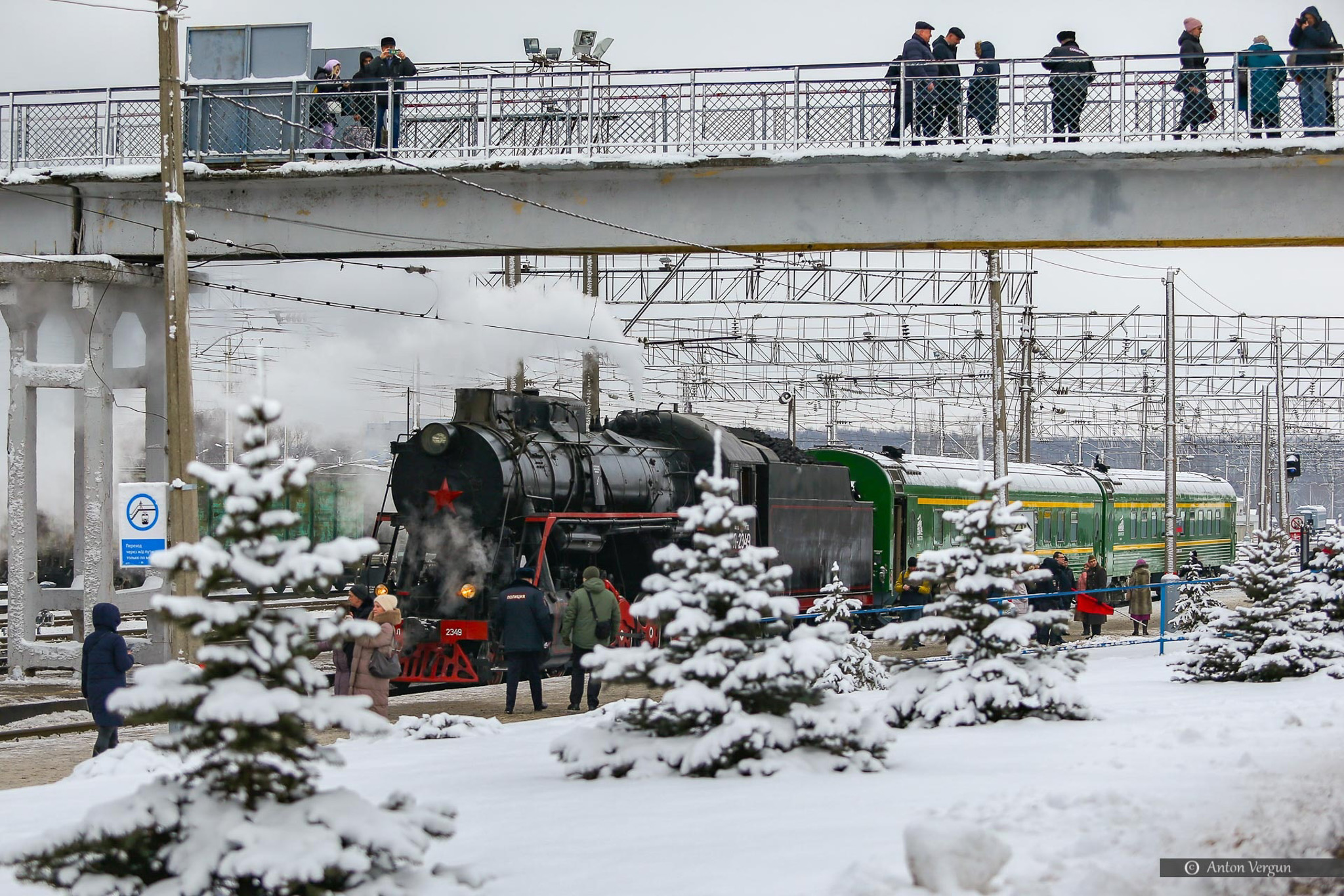 Ретро-поезд «Дорогой мужества» на станции «Старый Оскол» в Белгородской области. 05 февраля 2023 года