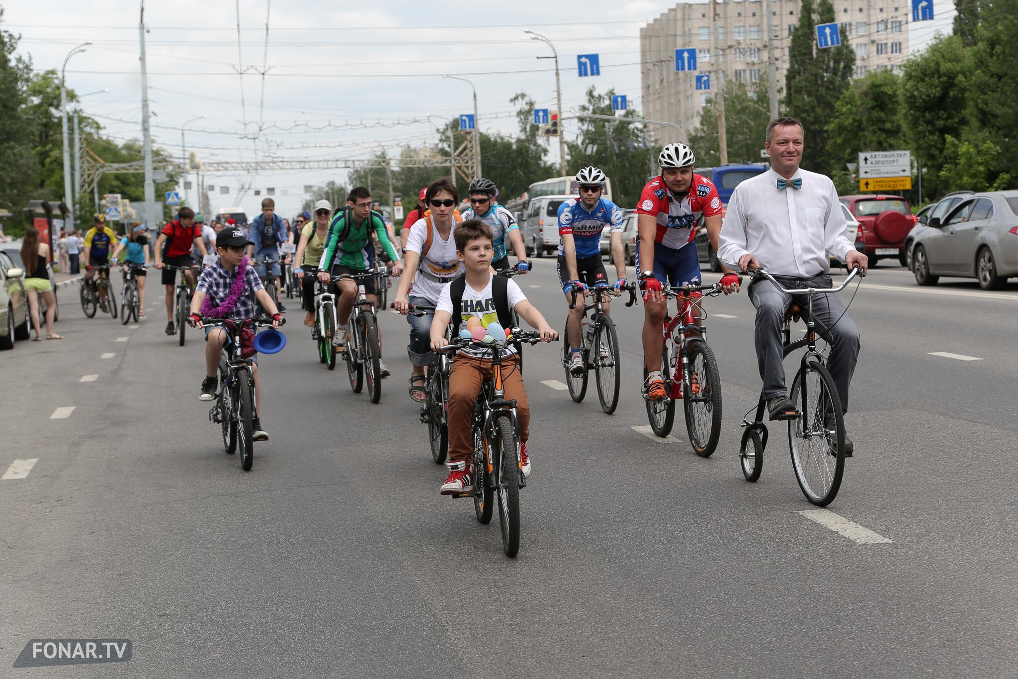 Велопарад на проспекте Богдана Хмельницокого, Белгород, 29 мая 2016 года