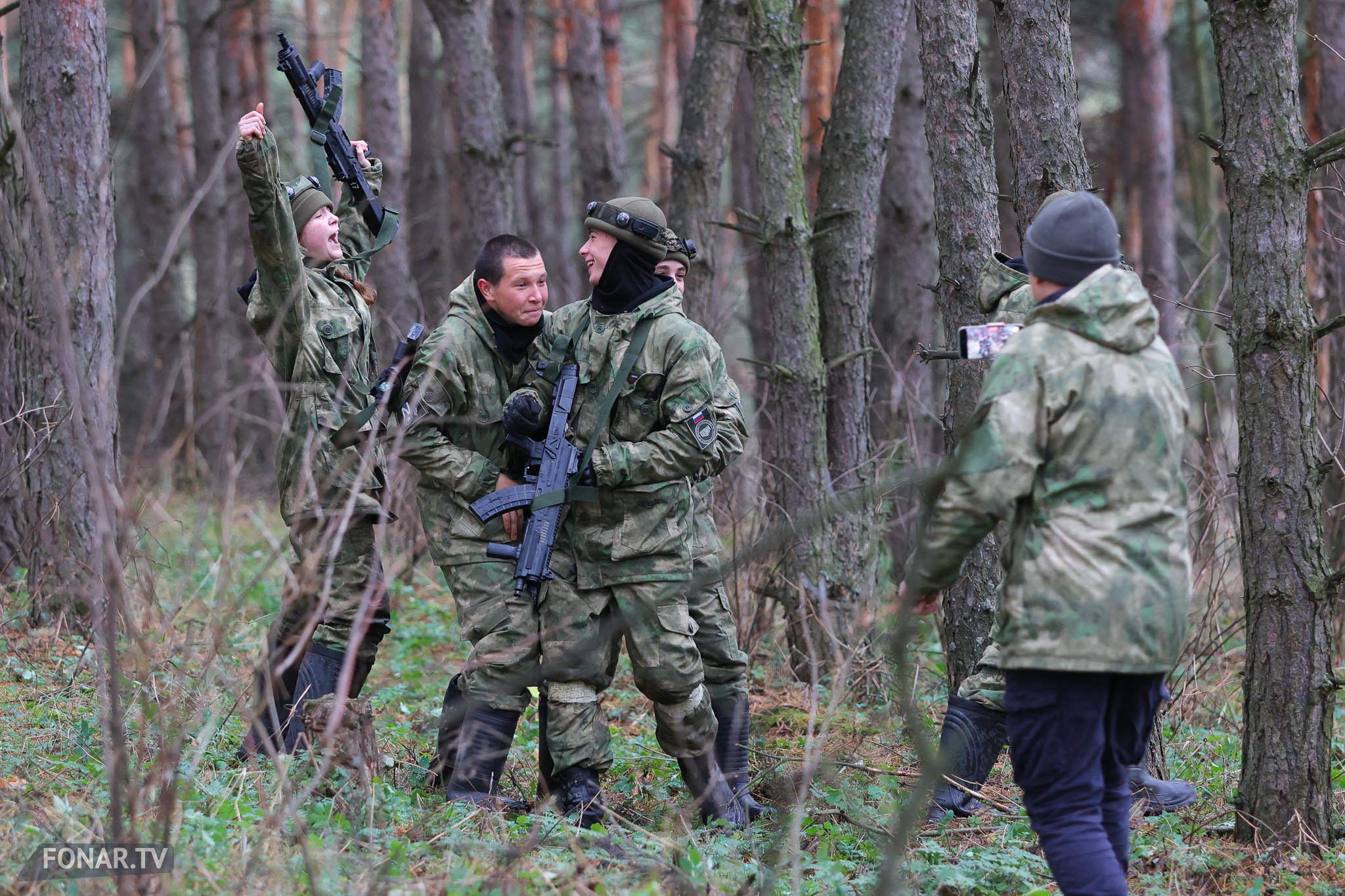 Участники военно-спортивной игры «Зарница 2.0 Время Героев!» в Белгородской области, 02 ноября 2023 года