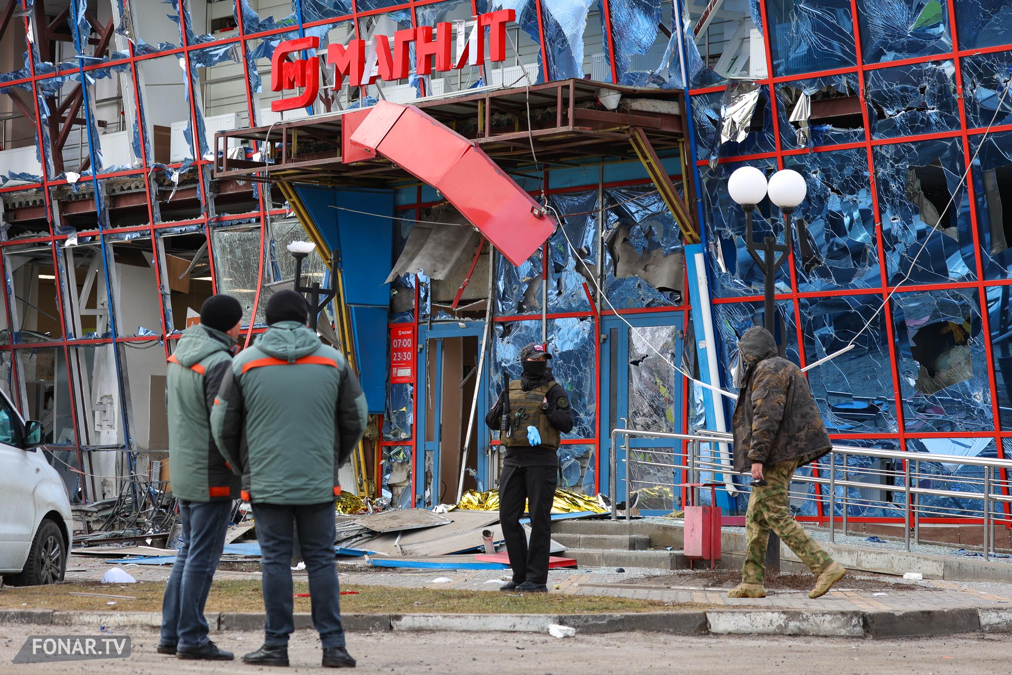 Торговый центр на улице Плеханова после обстрела со стороны ВСУ в Белгороде. 15 февраля 2024 года