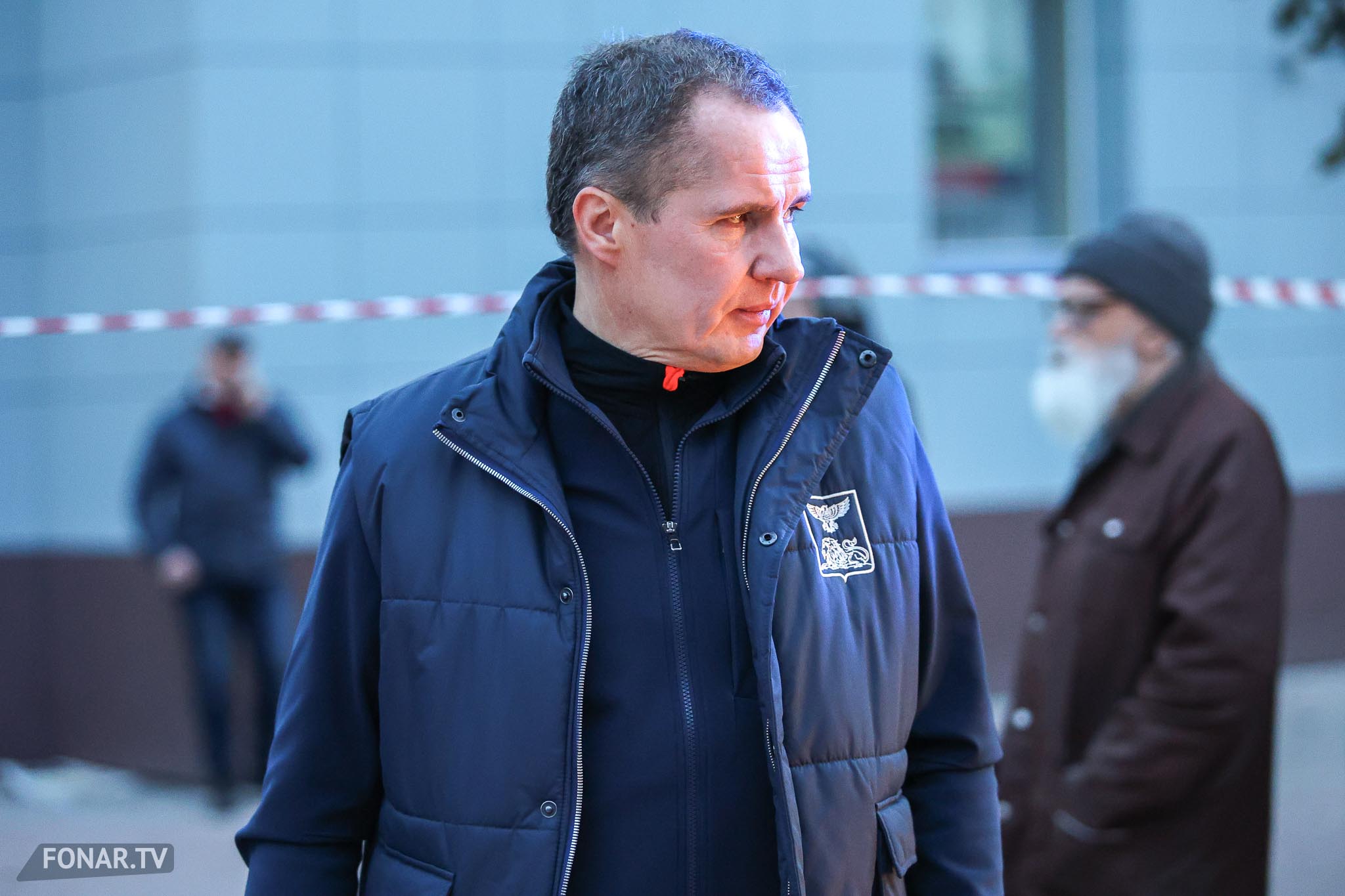 Губернатор Белгородской области Вячеслав Гладков на месте обстрела со стороны ВСУ на проспекте Славы в Белгороде, 24 марта 2024 года