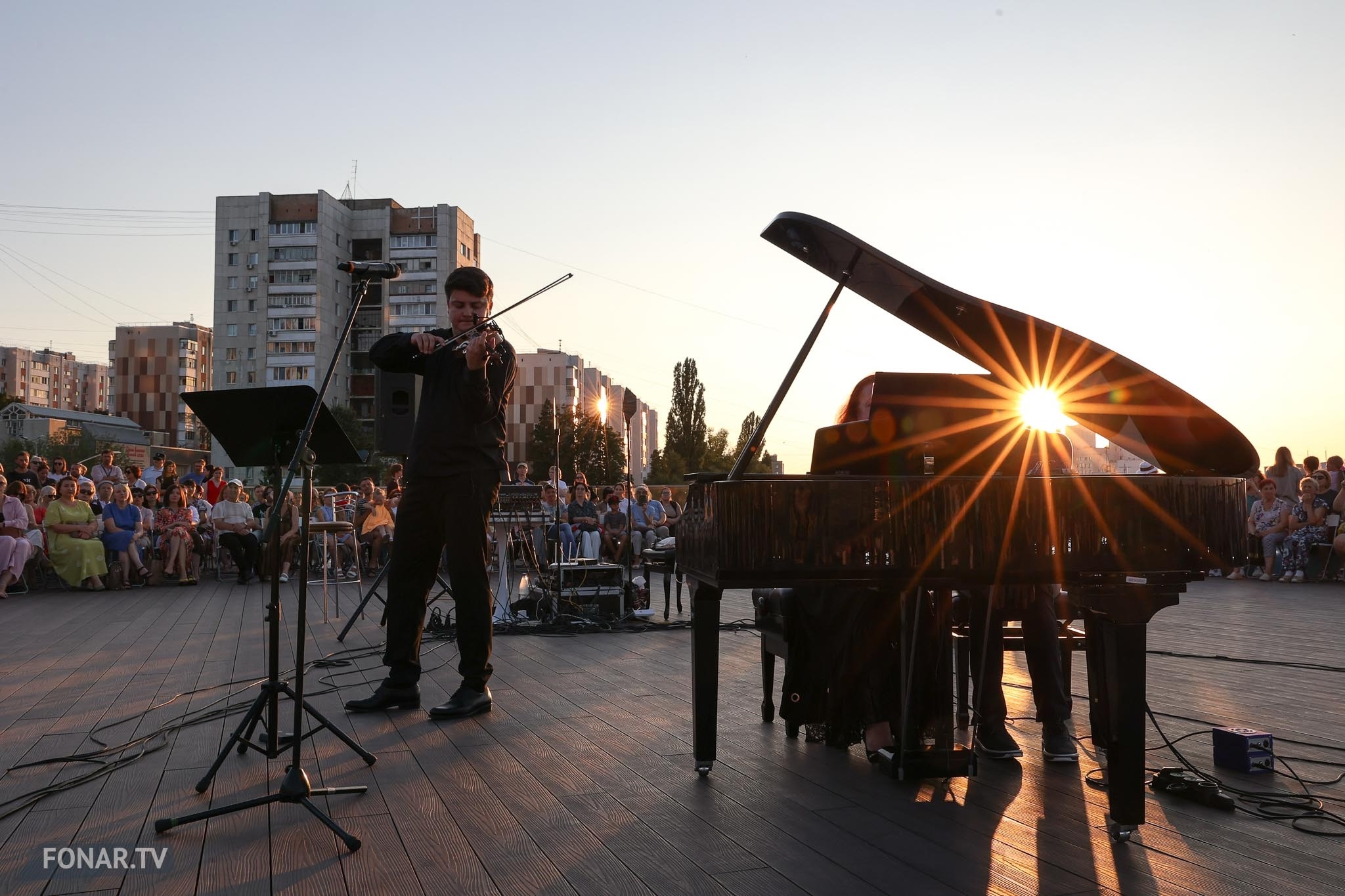 Концерт скрипача Петра Лундстрема на смотровой площадке в День города, 5 августа 2025 года
